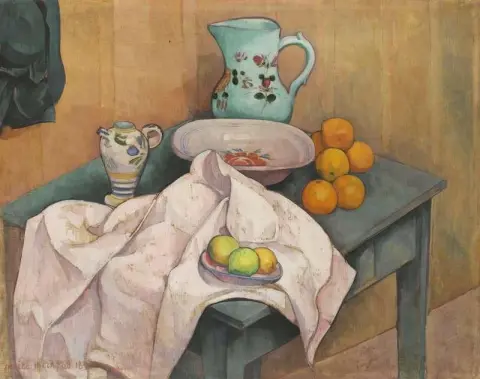 Stilleben med pinchet och frukt på en servett 1890