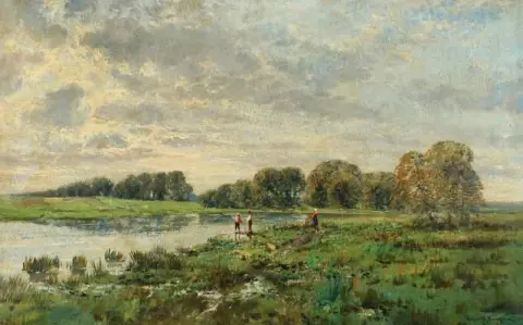 Paisaje de verano con pescador en un lago.